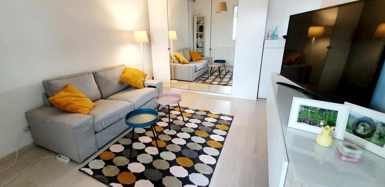 New Cozy Apartment 3 Min To Subway 24H/7 Self Check-In Popesti-Leordeni Buitenkant foto